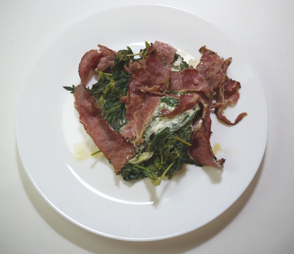 Nettle spinach with smoked meat